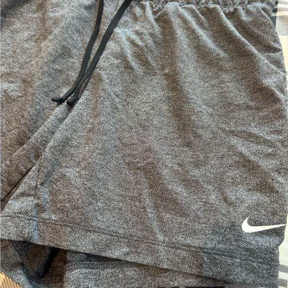 Nike shorts - Picture 2 of 3